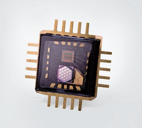 Assembly of optoelectronic modules