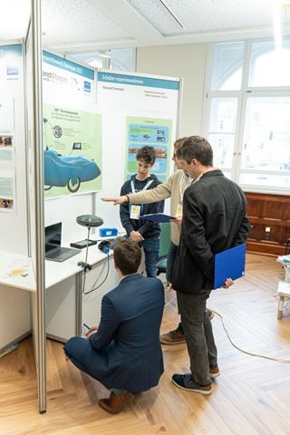 visitors at the "Jugend forscht" young researchers competition Thuringia 2023