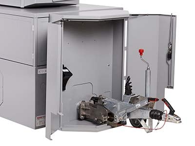 The Semistation has a retractable drawbar